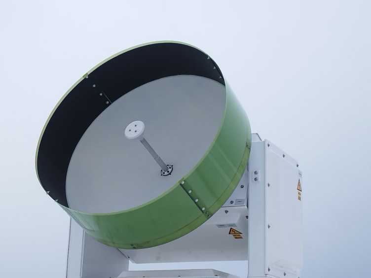 Enlarged view: A Ka band radar during scanning.